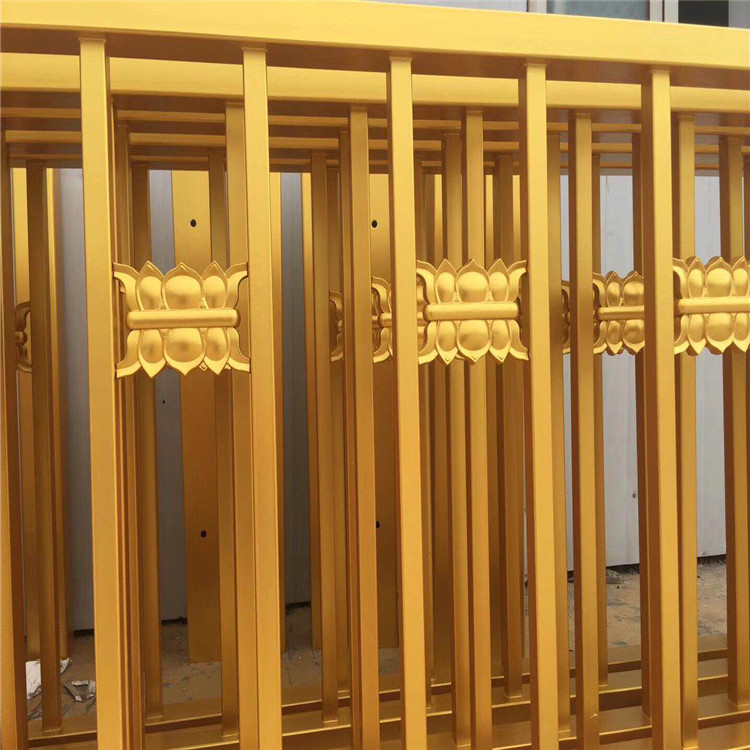 蓮花黃色護(hù)欄圖片3